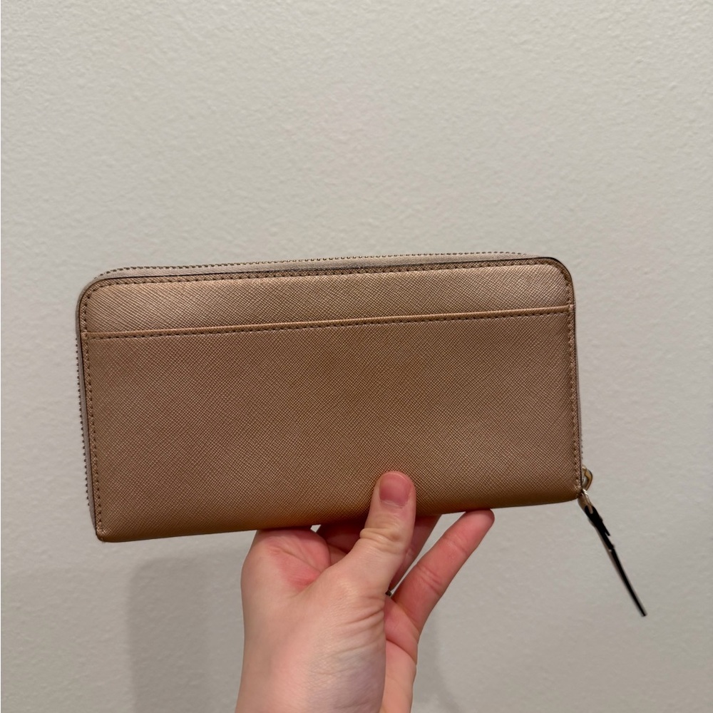 Kate Spade wallet - Picture 3 of 9